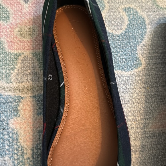 Plaid Flats - 8 ONLY WORN ONCE - Picture 6 of 7